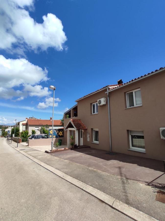 Apartmani Amans Пула Екстериор снимка