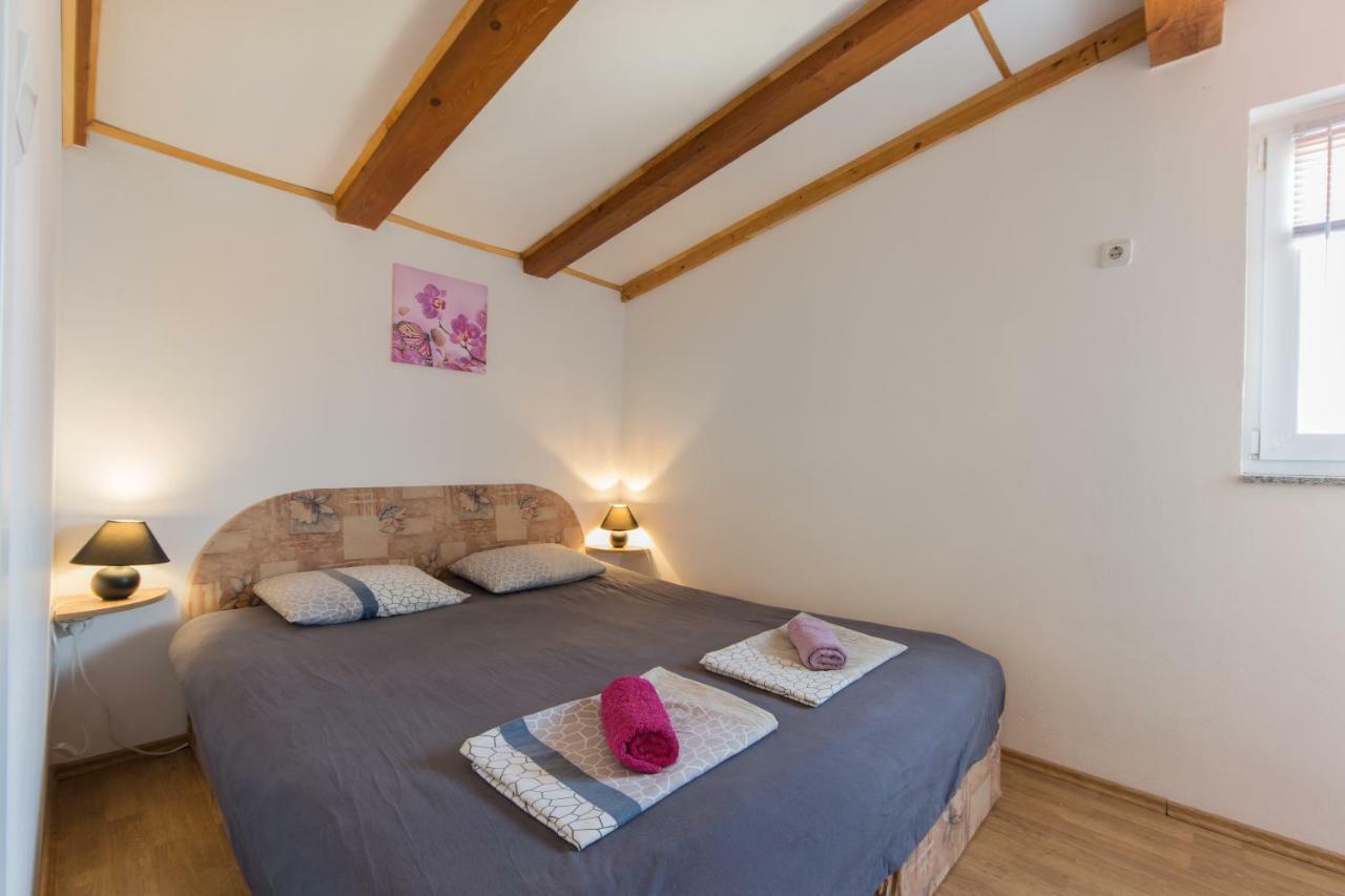 Apartmani Amans Пула Екстериор снимка