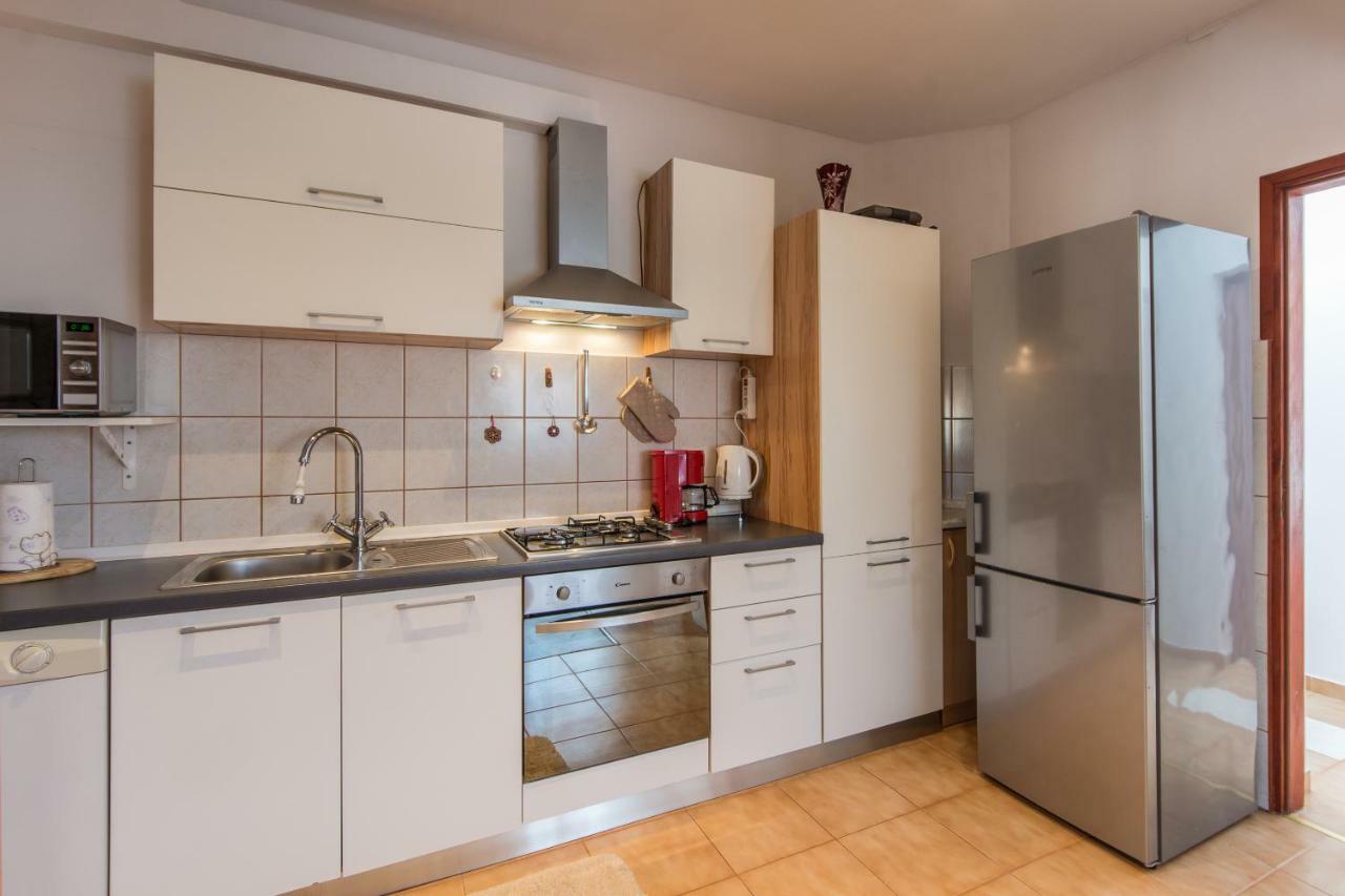 Apartmani Amans Пула Екстериор снимка