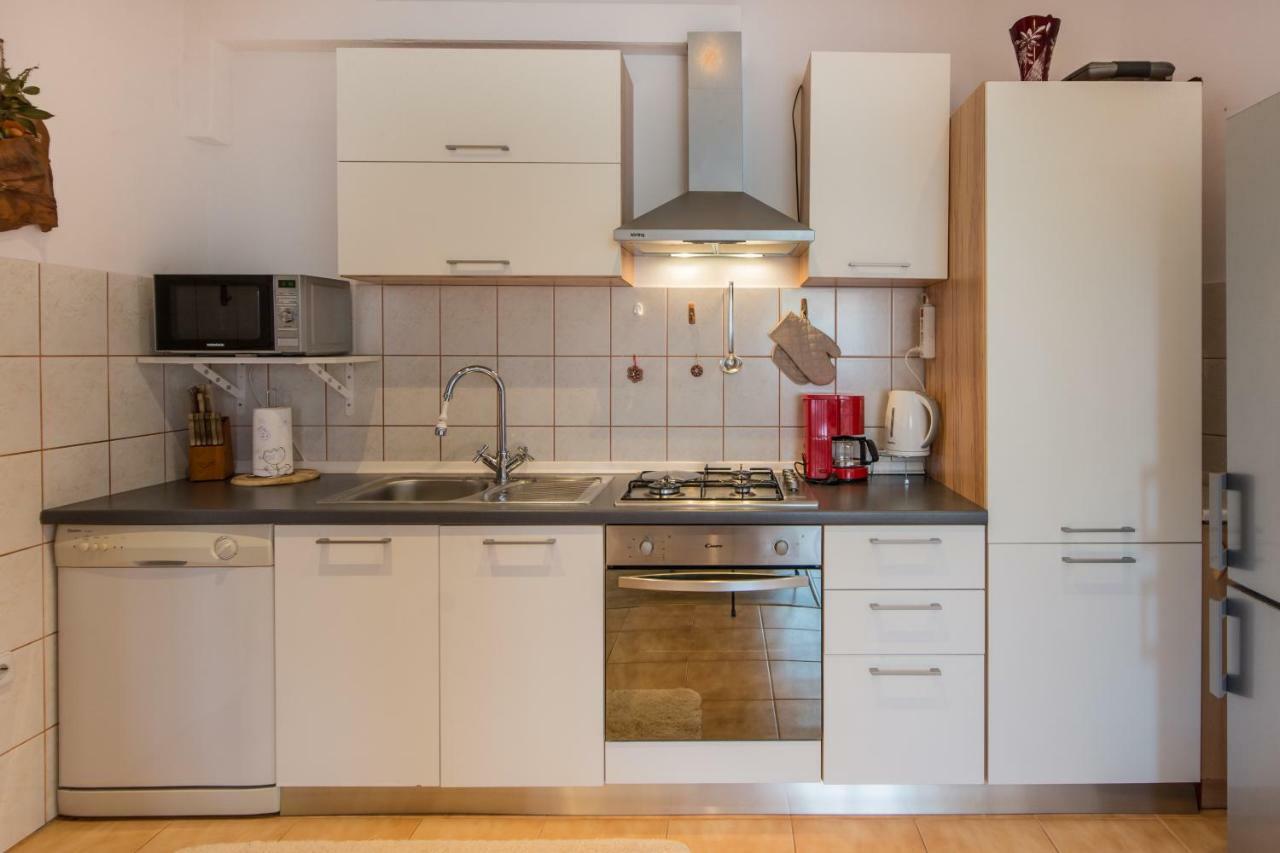Apartmani Amans Пула Екстериор снимка